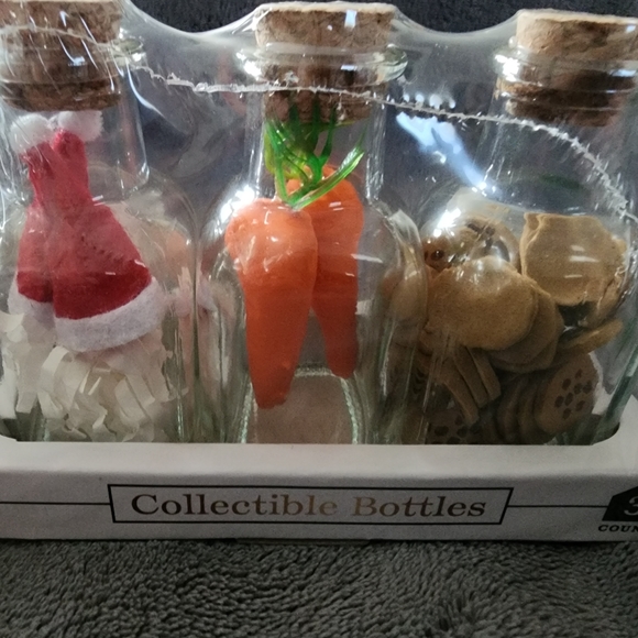 NWT Collectible bottles,Santa's 🍪, Reindeer food,Santa's hat! - Picture 4 of 6
